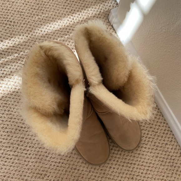 UGG Baily Button Triplet Boots - Picture 9 of 15